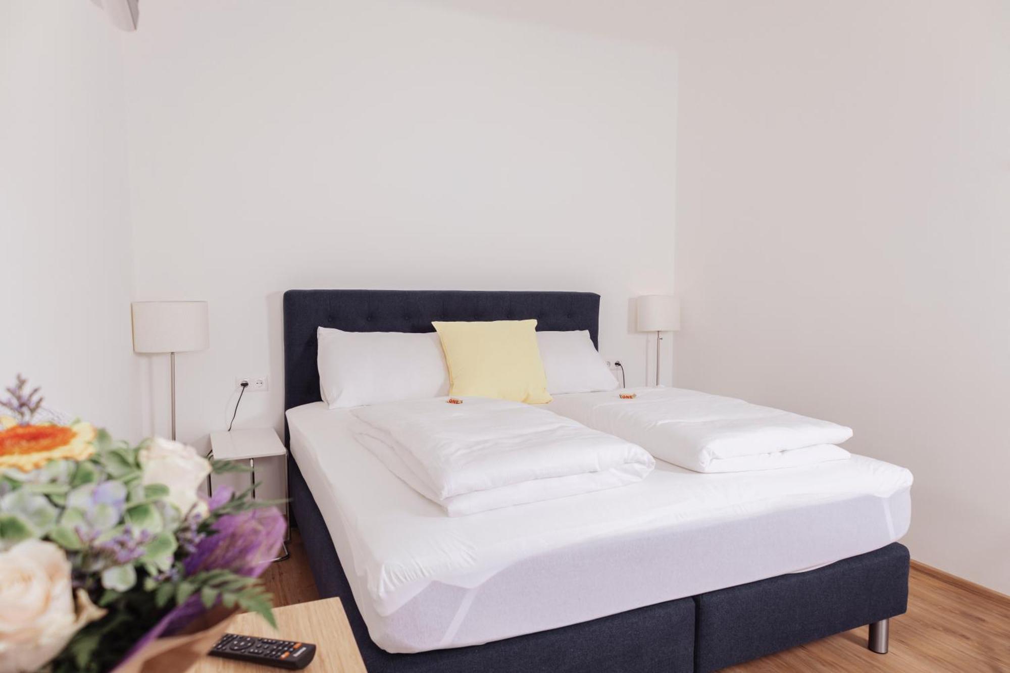 Cityhotel Am Domplatz Self-Checkin Klagenfurt am Woerthersee ภายนอก รูปภาพ