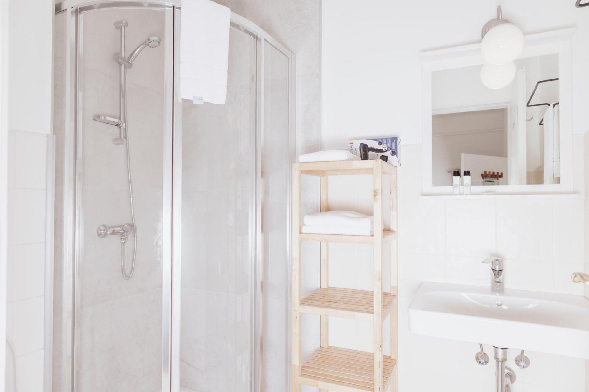 Cityhotel Am Domplatz Self-Checkin Klagenfurt am Woerthersee ภายนอก รูปภาพ